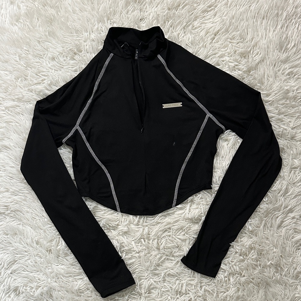 Cropped, quarter zip athletic top